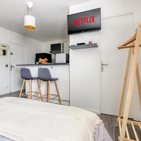 Studio Au Calme Avec Clim Wifi Netflix Parking Gratuit Houilles