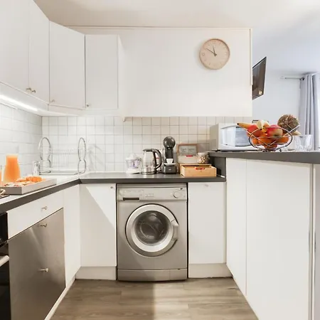 Appartement Studio Au Calme Avec Clim Wifi Netflix Parking Gratuit *